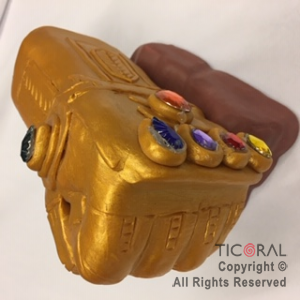 ADORNO GUANTE THANOS AVENGER A.PORC FRIA x 1